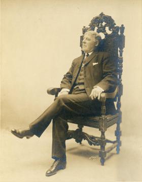 Louis James